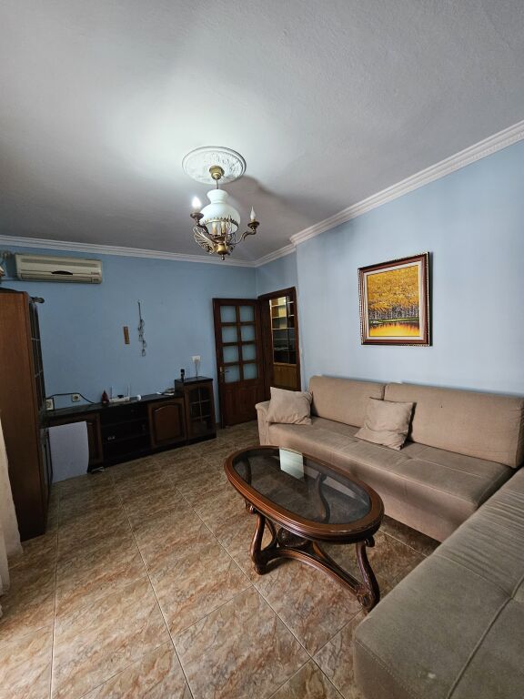 AFFITTASI APPARTAMENTO 1+1 – VIA ELBASAN, VICINO A ATSH