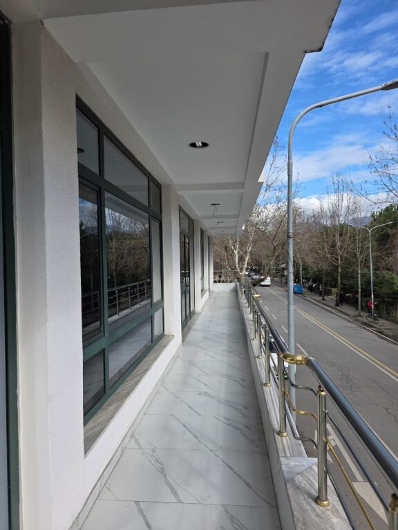 Qera | Ambjent Biznesi | Laprake | 1800 €/muaj