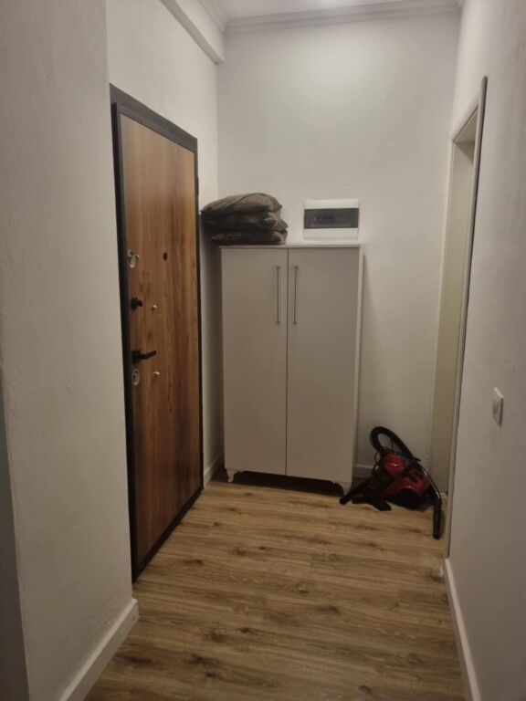 🏡 Appartamento 1+1 in vendita – Fresk, vicino a OXA  ✨ 57 m² netti / 60 m² lordi 🏢 2° piano, edificio nuovo 🛋️ Arredato ❄️ Con aria condizionata ☀️ Balcone con esposizione Sud-Est 📜 Con ipoteca Non venduto con credito  💶 Prezzo: 93.000 €