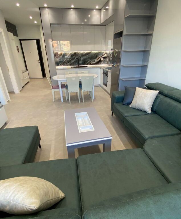 Apartament për qira afatgjatë Vlorë, Qendra e qytetit  +1y