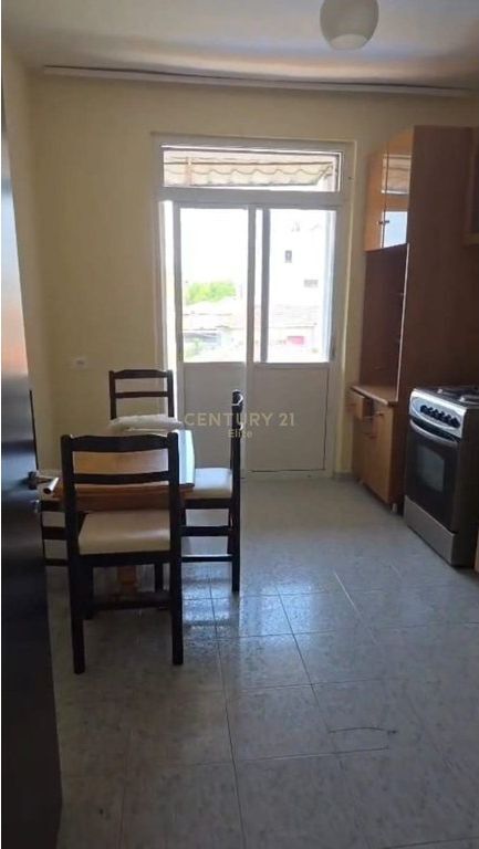 €350 al mese - Appartamento in affitto a Xhamllik!