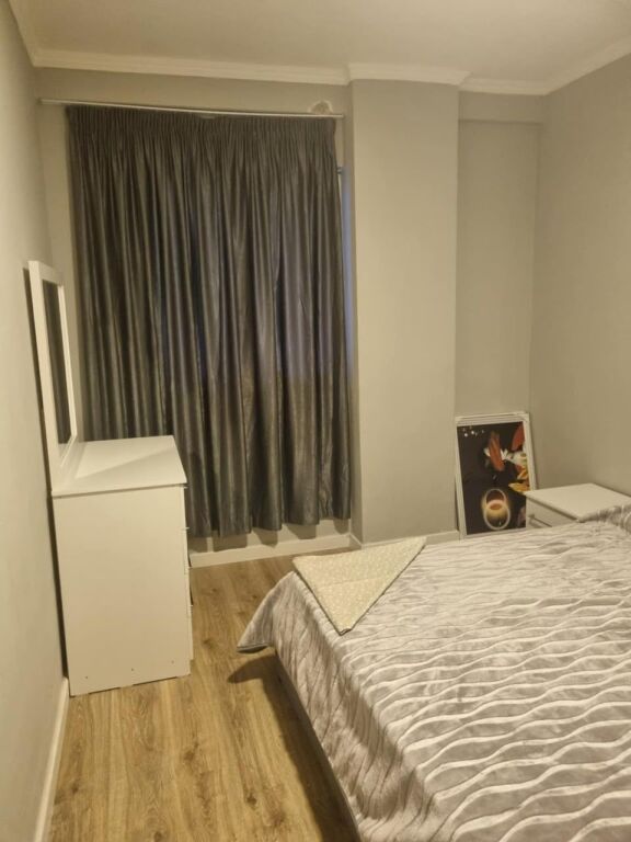 🏡 Appartamento 1+1 in vendita – Fresk, vicino a OXA  ✨ 57 m² netti / 60 m² lordi 🏢 2° piano, edificio nuovo 🛋️ Arredato ❄️ Con aria condizionata ☀️ Balcone con esposizione Sud-Est 📜 Con ipoteca Non venduto con credito  💶 Prezzo: 93.000 €