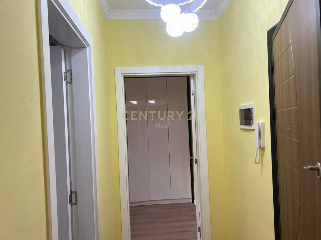 Apartment 1+1 for rent in Kamez!
