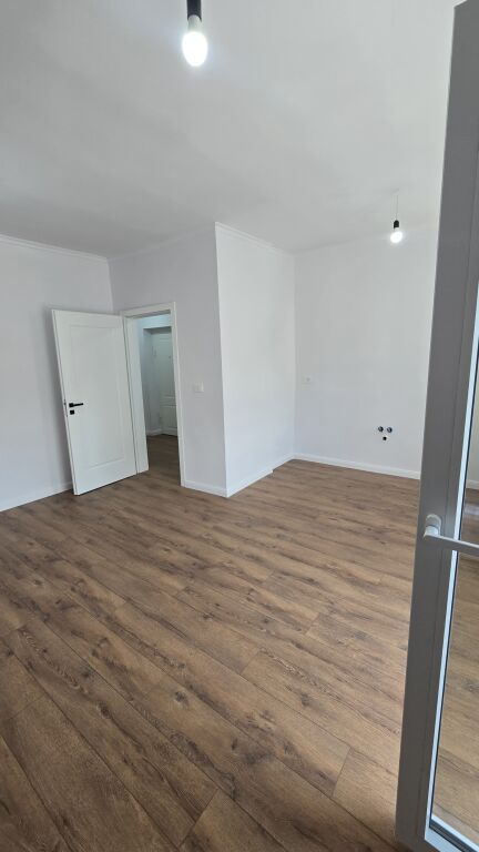 Shesim apartament 1+1 prane Shkolles se Kuqe - Więcej