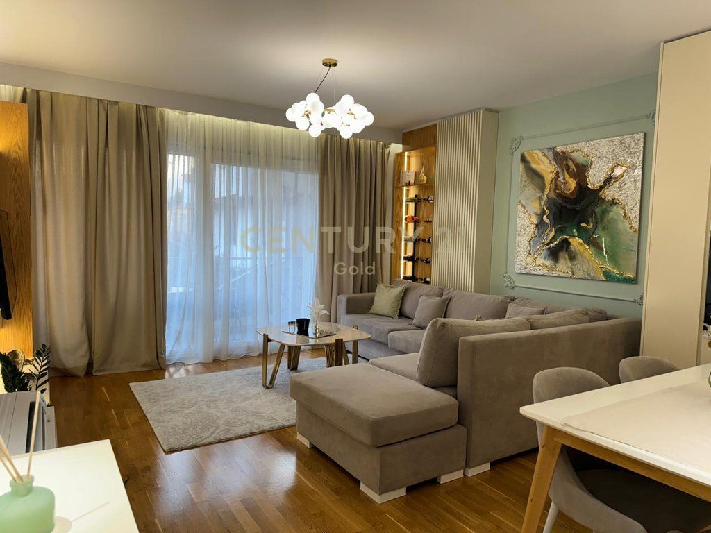 Luxury Apartment 1+1 + Parking Space For Rent near Skënderbej Square (Center), Barrikadave Street!