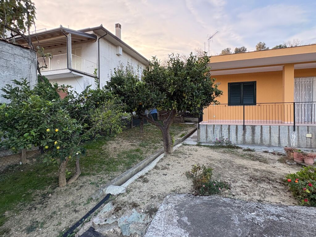 vende casa privata
