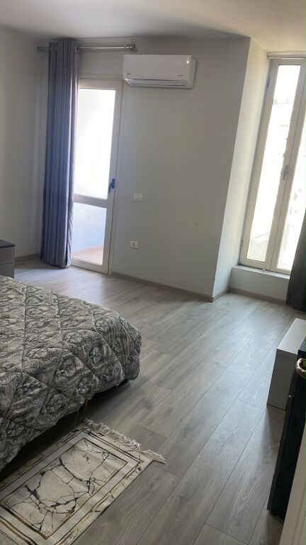 2+1 apartment for rent on Elbasani Street!