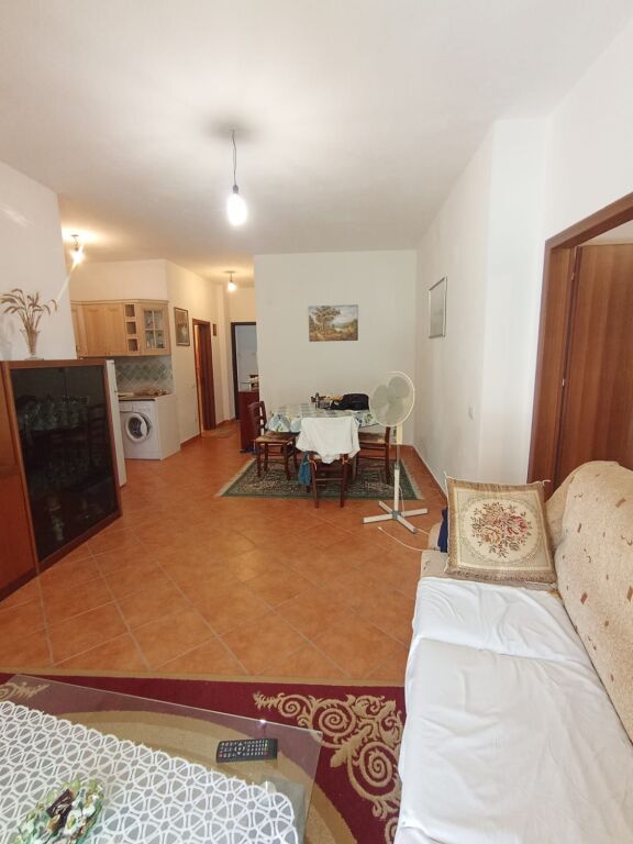 Shitet Apartament 2+1 te Shpiragu Golem