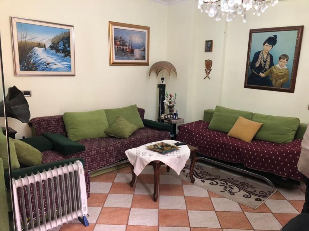 Vendesi in vendita appartamento 2+1 vicino a “Medresese”,