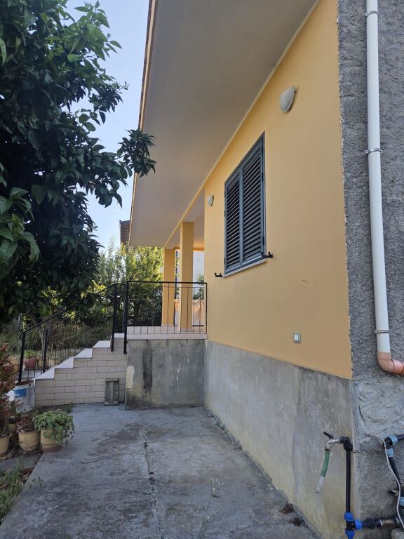 vende casa privata