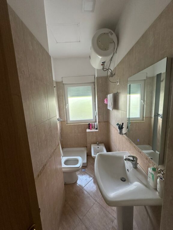 In affitto 2+1+1 Kthesa e Kamzes Casa Italia 650€