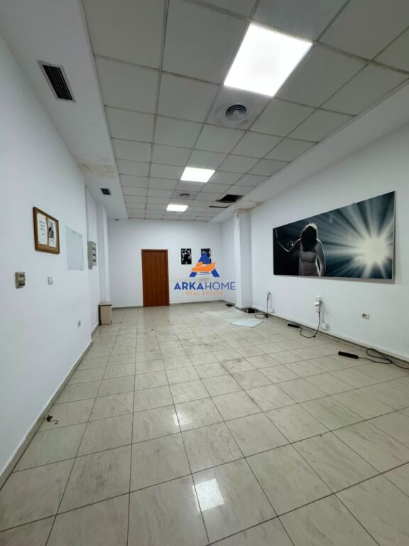OFFICE FOR RENT 214M2 "BLLOK" 4700 EURO