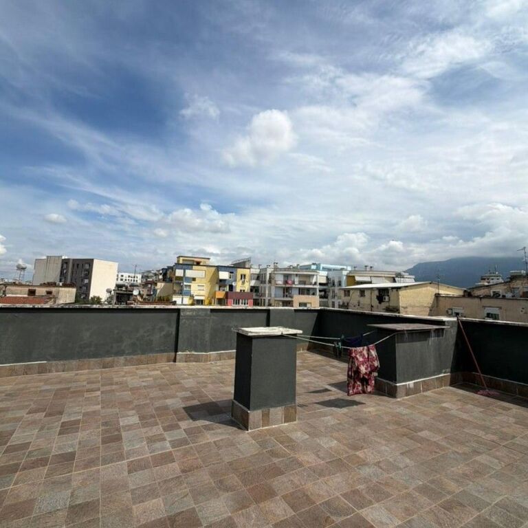 🚨 OKAZION! 🚨  🏡✨ SHITET VILË MODERNE 3-KATËSHE – PRANË AMBASADËS AMERIKANE ✨🏡