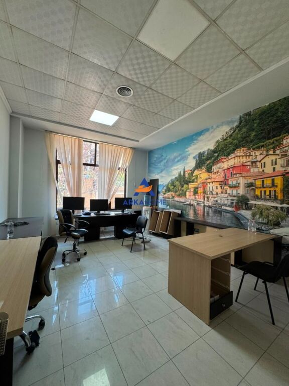 OFFICE FOR RENT 214M2 "BLLOK" 4700 EURO