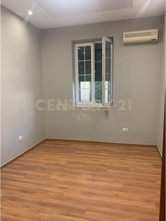 Locale in affitto con superficie di 158m² presso l'ex blocco! 1.800 € /Mese