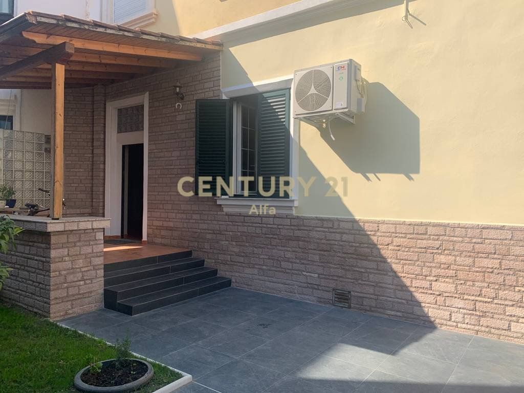 Locale in affitto con superficie di 158m² presso l'ex blocco! 1.800 € /Mese