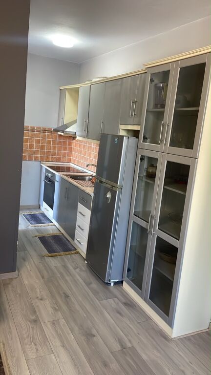 2+1 apartment for rent on Elbasani Street!