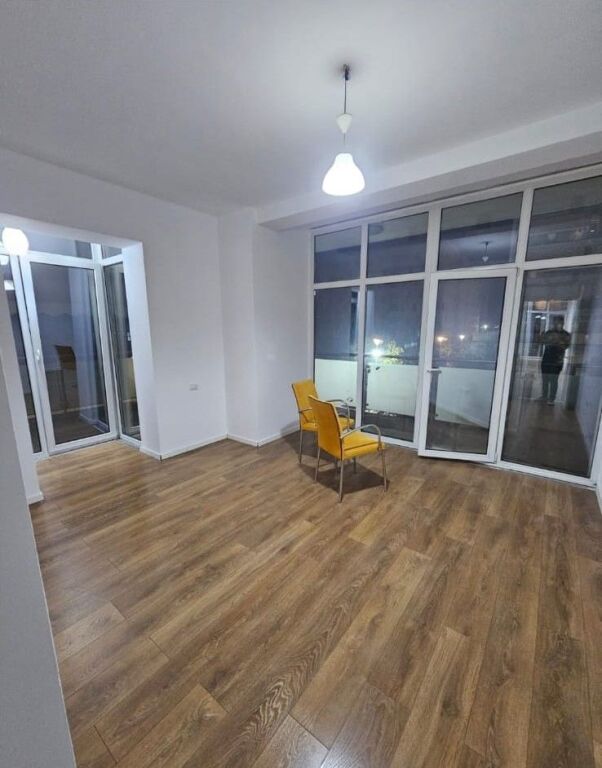 🏢 Ufficio 3+1 in Affitto – Kika 2, Komuna e Parisit