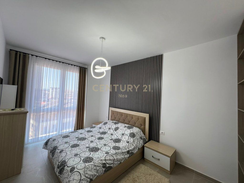 Apartament 1+1 me qira te Jordan Misja, Bulevardi i Ri.