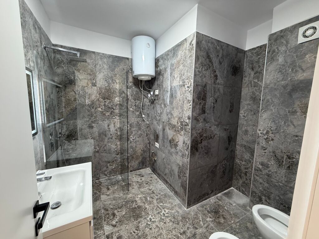 Apartament 2+1+2 tualete ne shitje, Kodra e Priftit