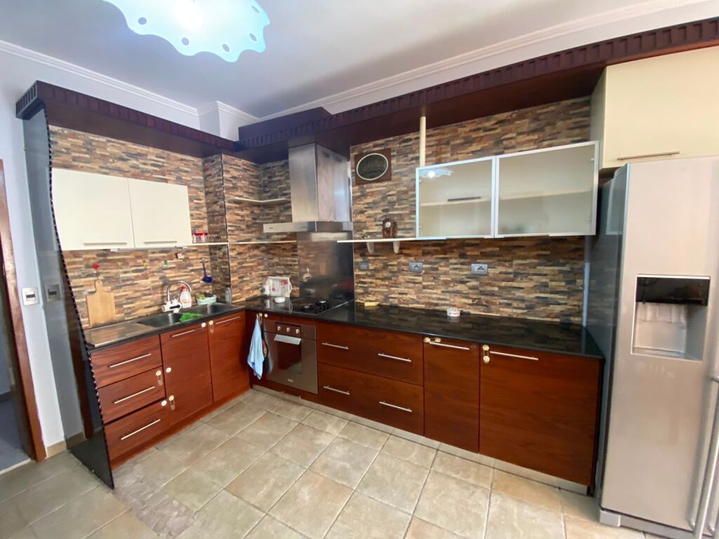 Rent, Apartment 1+1, Barricades Street, Tirana. 530 €