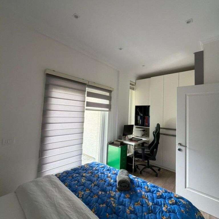 🚨 OKAZION! 🚨  🏡✨ SHITET VILË MODERNE 3-KATËSHE – PRANË AMBASADËS AMERIKANE ✨🏡