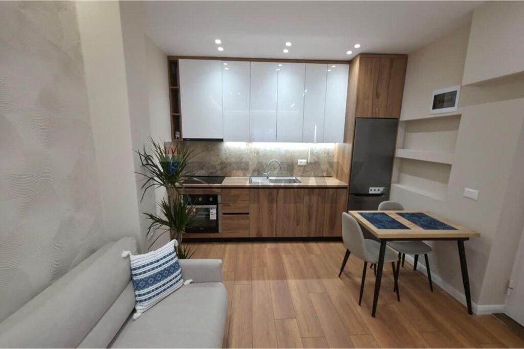 Shitet Garsoniere – Hoxha Tahsim 34 m²