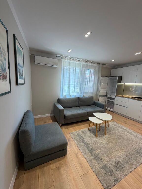 Rent | Apartament 1 + 1 | Shkolla 9-vjeçare \”E Kuqe\” | 600 €/month