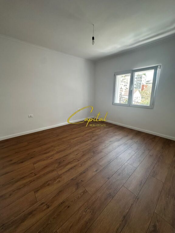 SHITET APARTAMENT 1+1 PAZARI I RI 16.000.000 LEKE