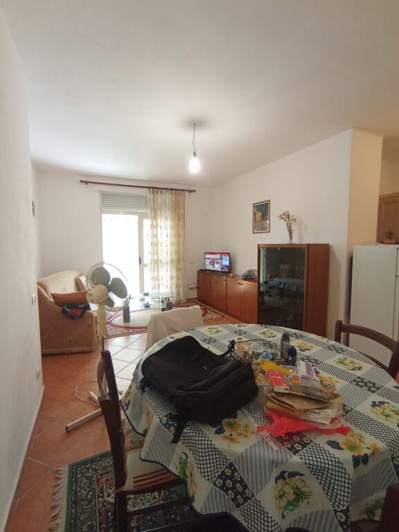 Shitet Apartament 2+1 te Shpiragu Golem