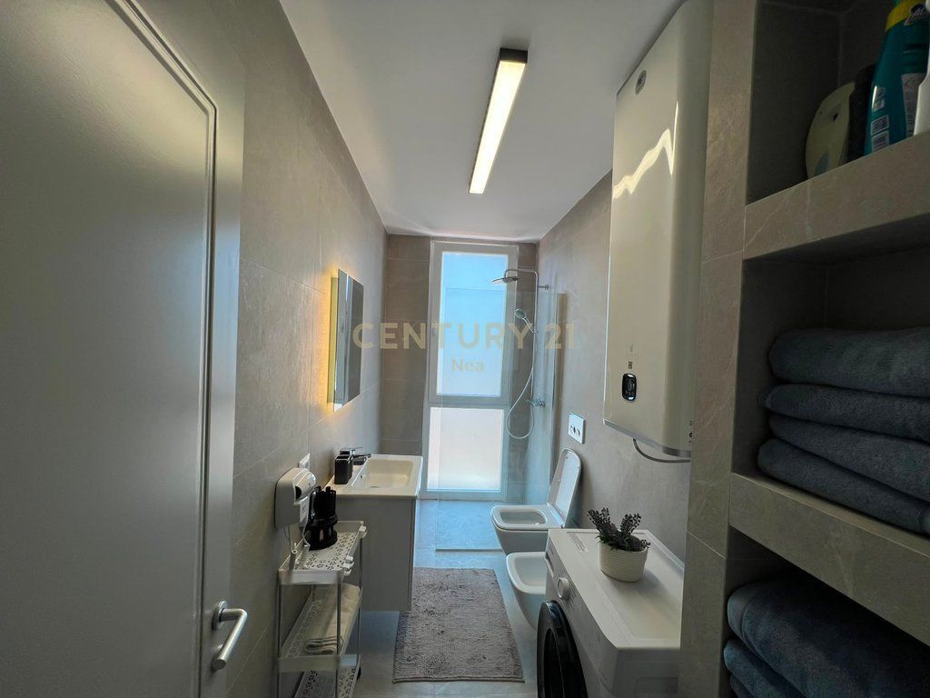 Apartament 1+1 me qira te Jordan Misja, Bulevardi i Ri.