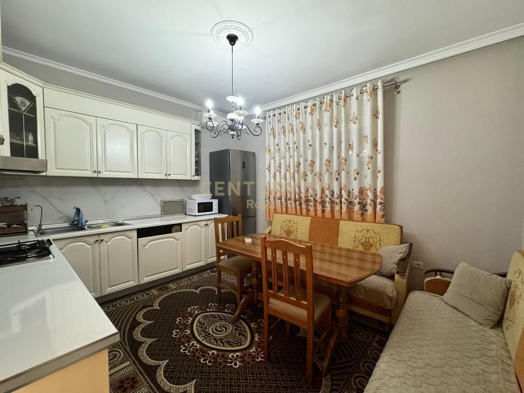 VILLA IN VENDITA NELLA ZONA DI SHKOZA, VICINO ALL'ANELLO GRANDE