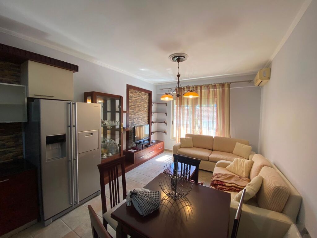 Rent, Apartment 1+1, Barricades Street, Tirana. 530 €