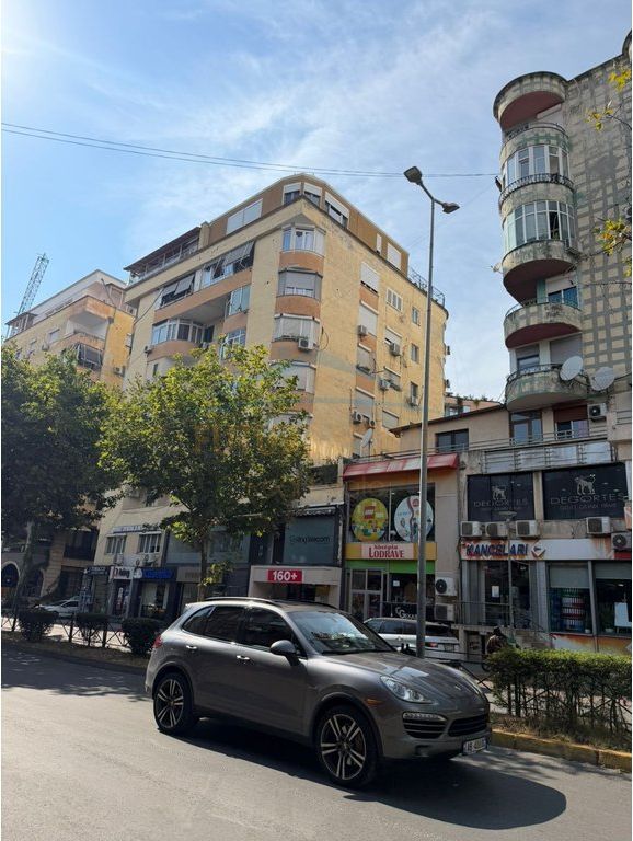 For sale, Apartment 1+1+Veranda, Willson Square, Tirana