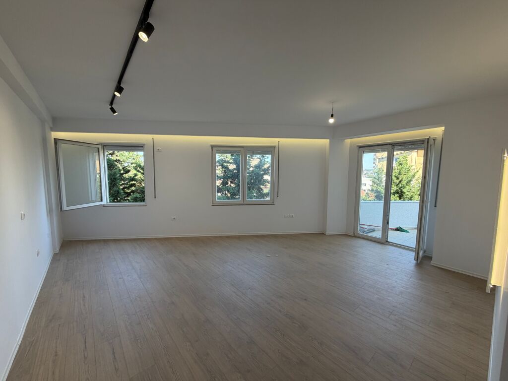 Apartament 2+1+2 tualete ne shitje, Kodra e Priftit