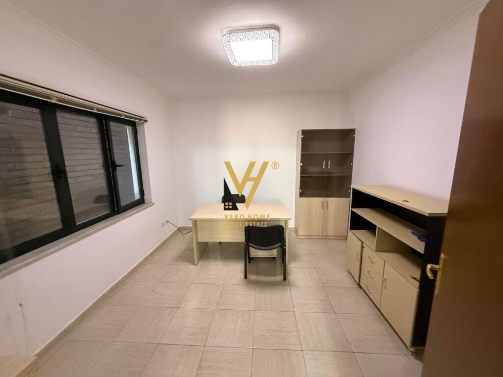 UFFICIO DI 125 M2 IN AFFITTO A ISH-BLLOK 1.500 EURO