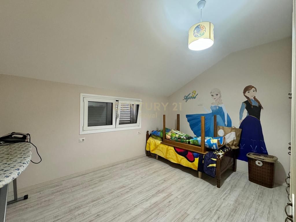 VILLA IN VENDITA NELLA ZONA DI SHKOZA, VICINO ALL'ANELLO GRANDE