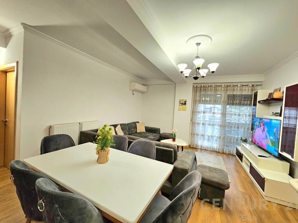 APARTAMENT 2+1 PER QIRA PRANE KOPSHTIT BOTANIK