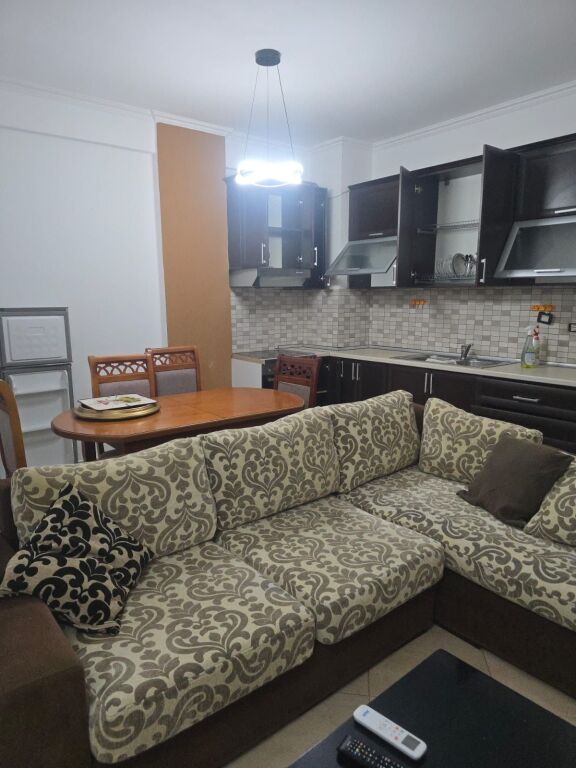 Apartament 2+1 per qera Yzberisht !