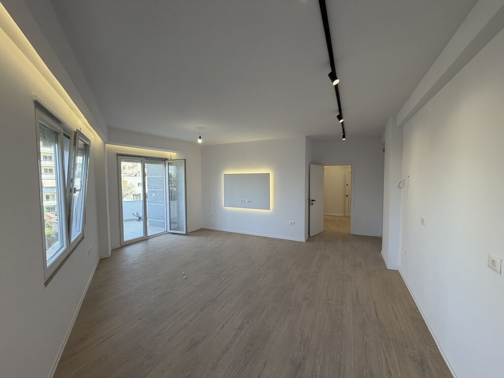 Apartament 2+1+2 tualete ne shitje, Kodra e Priftit