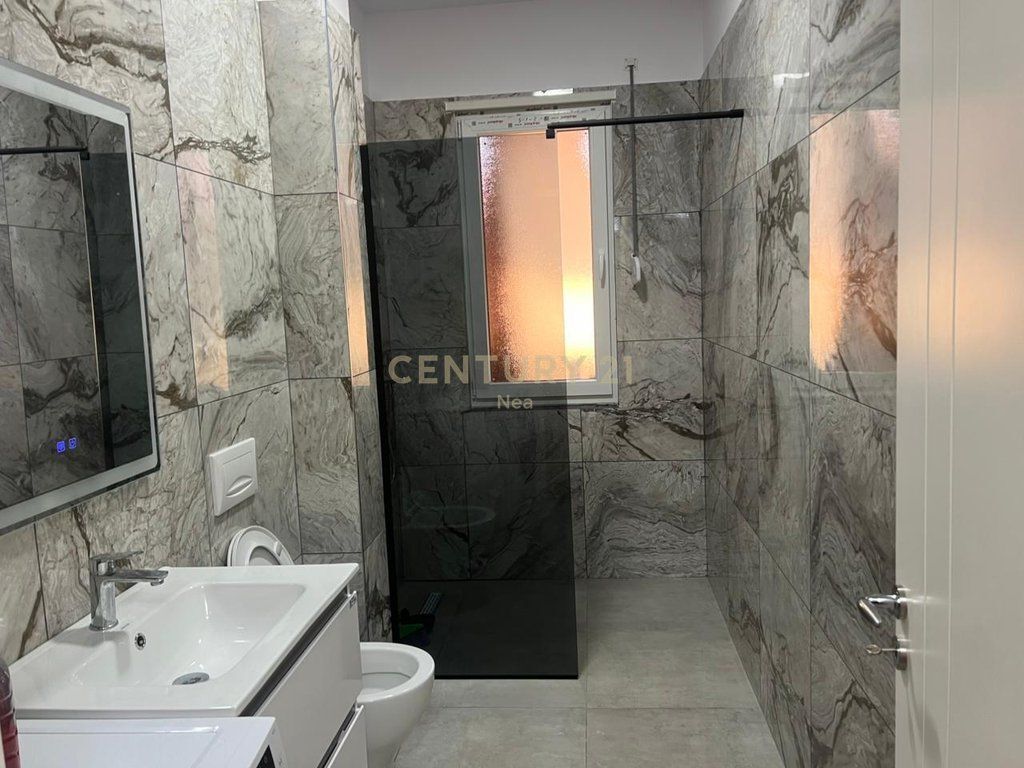 Apartment 1+1 for rent in Kamez!