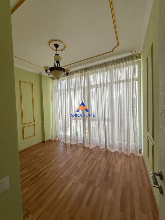 JEPET ZYRE/AMBIENT BIZNESI ME QERA 55M2 "KOMPLEKSI KIKA, KOMUNA E PARISIT" 550 EURO