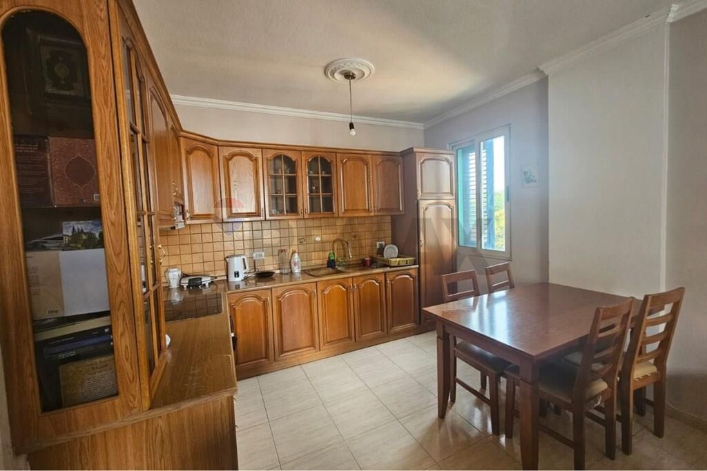 2+1 apartment for rent on Elbasan Street!