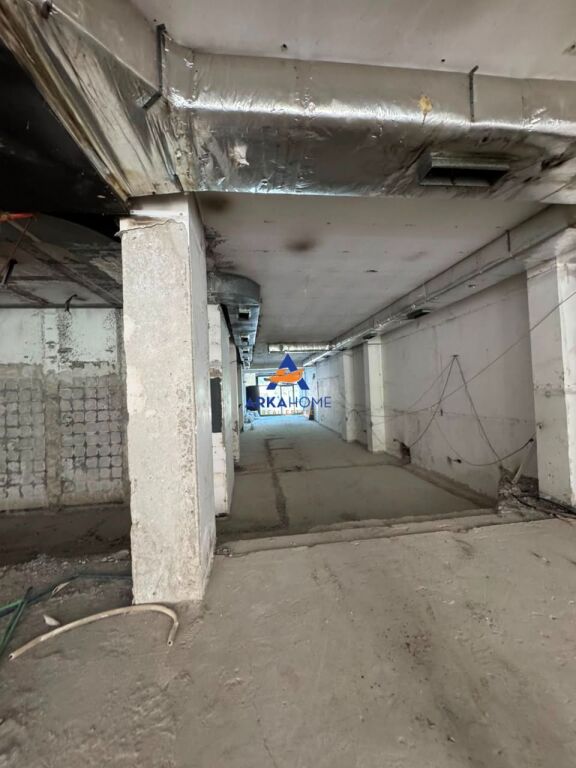LOCALE IN AFFITTO 210M2 "BLLOK" 8400 EURO