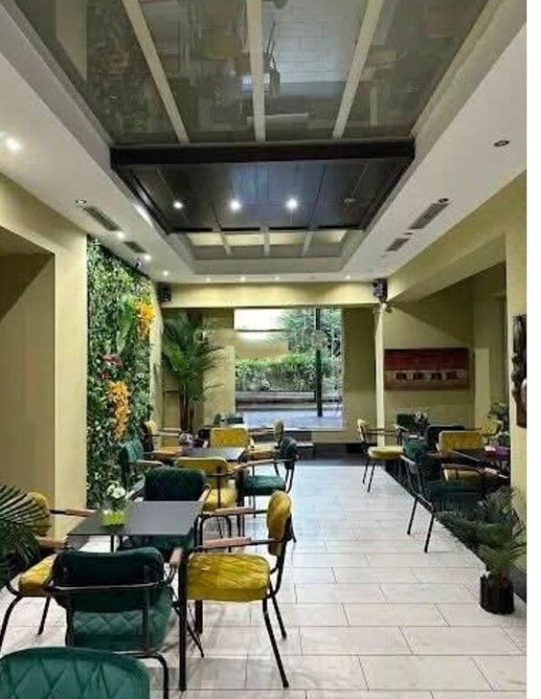 LOCALE COMMERCIALE IN VENDITA – ZONA DELLE AMBASCIATE