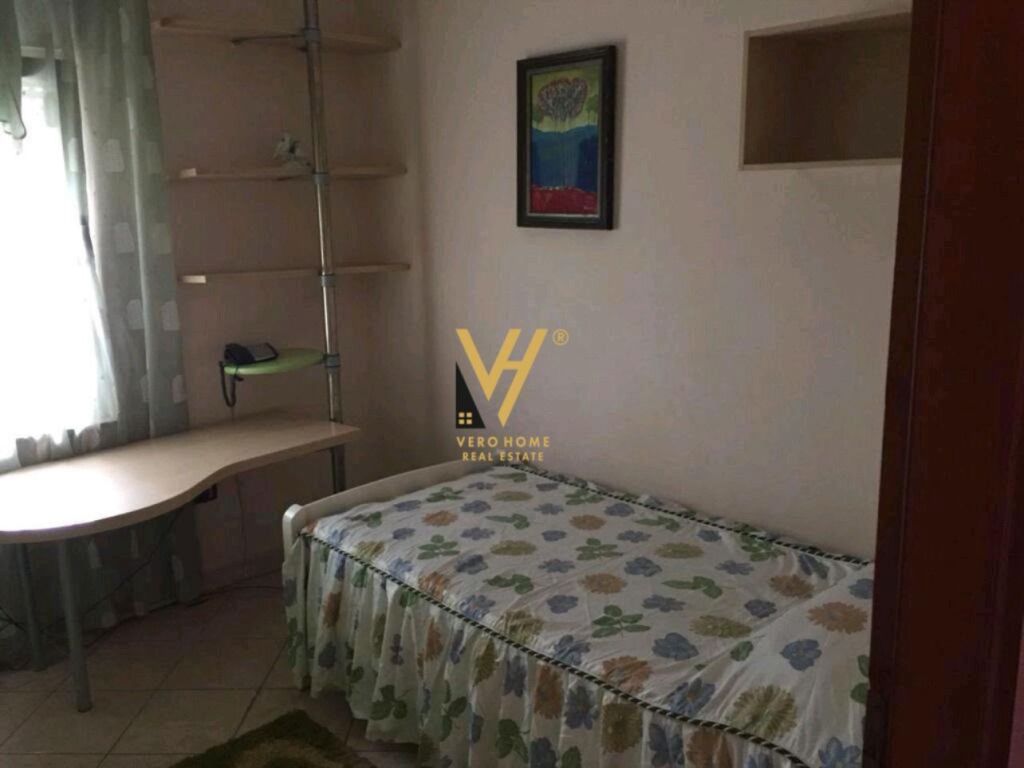 JEPET APARTAMENT 2+1+BLK ME QERA TE STACIONI I TRENIT 750 EURO – pohled 5