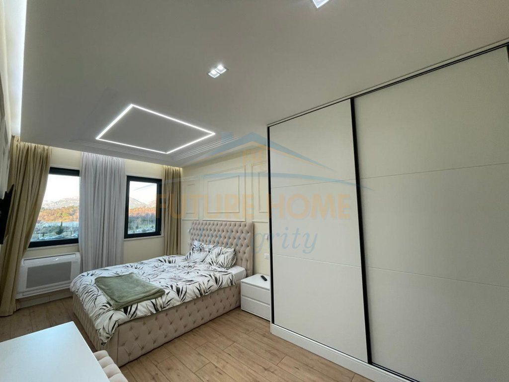 Rent, Apartment 2+1+2+2 Parking spaces, Dry Lake, Tirana. 1,400 €