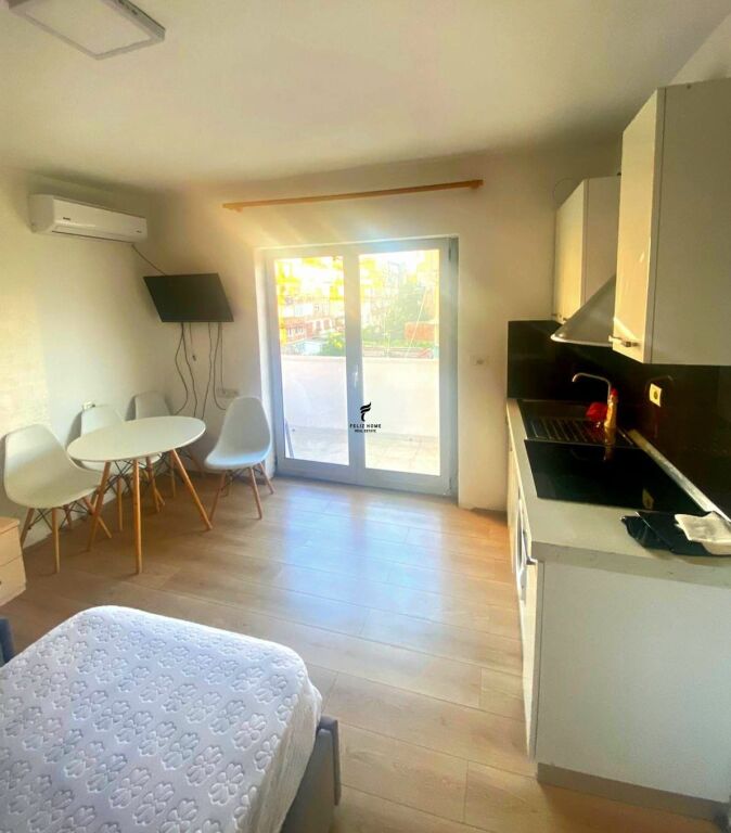 MONOLOCALE IN AFFITTO 40M2 21 DICEMBRE 44.000 LEKE FH-82262