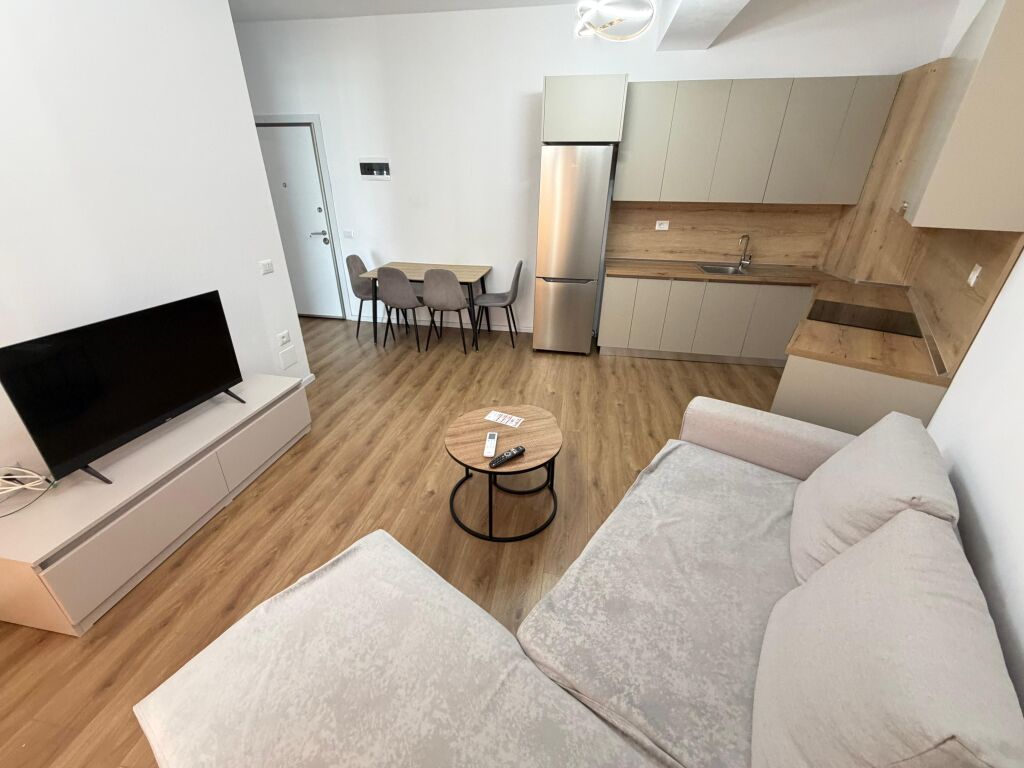 Affittasi 1+1  Indirizzo: Ali Demi Complesso Kaimi  Arredato  7° piano  Superficie 60 m2  Prezzo 400 mila lek non trattabili