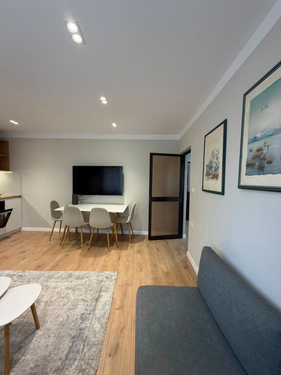 Rent | Apartament 1 + 1 | Shkolla 9-vjeçare \”E Kuqe\” | 600 €/month